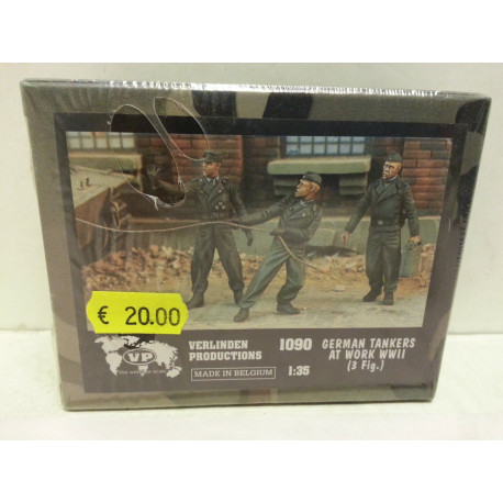 German Tankers at Work WWII Figures 3 Soldiers Scala 1/35 Cod 1090 Verlinden