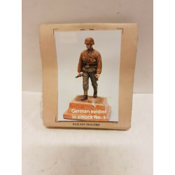 German soldier in smock Figures  1/ 35 N°01 Hornet Models WWII