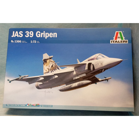 ITALERI 1306 JAS 39 Gripen 1:72 Model Kit Aereo Caccia Svedese Tiger Meet Nuovo