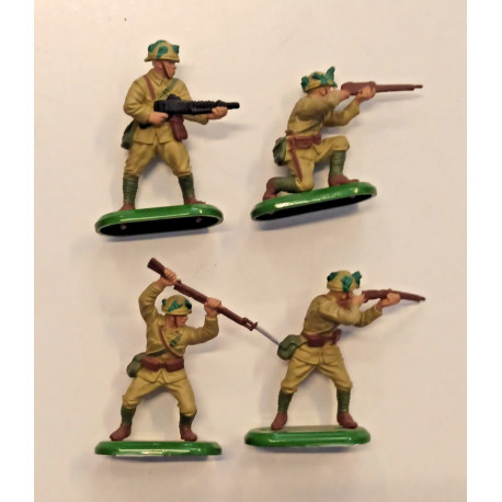 Britains Deetail – 4 soldatini giapponesi WWII – base tonda metallo made in Cina