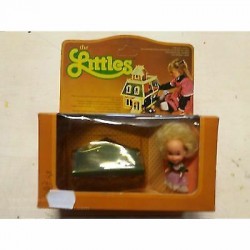 The Littles - Mobili per Bambole  - Divano  con Bambolina - metallo e plastica -