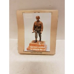 German soldier in smock Figures  1/ 35 N°01 Hornet Models WWII