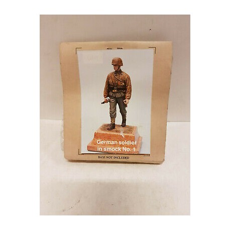 German soldier in smock Figures  1/ 35 N°01 Hornet Models WWII