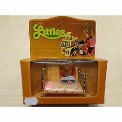 The Littles - Mobili per Bambole  - Letto con Bambola - metallo e plastica - acc
