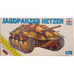 German Jagdpanzer Hetzer WW2 Plastic Model Kit  1/72 Esci 8375