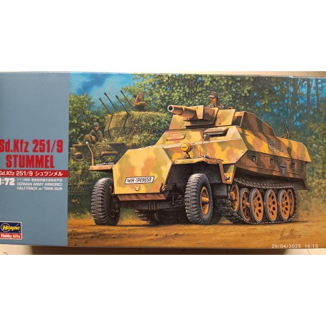 Sd.Kfz 251/9 Stummel Germany WW2 - Model Plastic Kit 1:72 Hasegawa Mt46