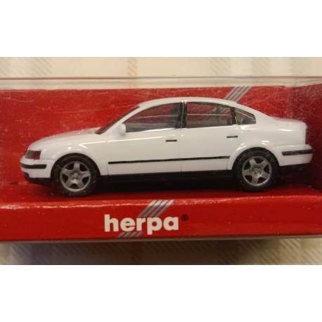 Volkswagen VW Passat - White - plastic model - 1/87 H0 - Herpa art.022200
