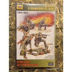 German Sturmpioniere WWII - Plastic Model Kit 1:35 Zvezda 3613