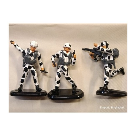 Britains Bundle TRE Soldati Inglesi '90 INVERNALI 1/32 Base in Metallo 1992 C