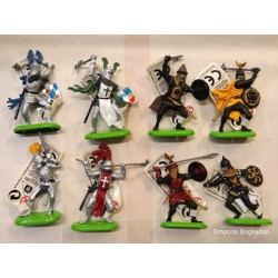 Britains Bundle 8 soldatini 4 Medievali e 4 Saraceni  1/32 Base in Metallo ('90)