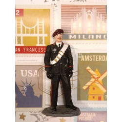 Carabiniere Paracadutisti Italiano Uniforme Nera Con Basco Dipinto Mano  1/35 C