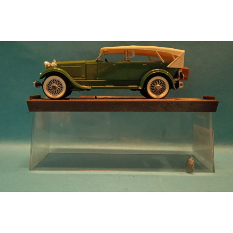 RIO Lincoln Continental cod.50 Modello DIE CAST 1/43 ITALIA (box non originale)