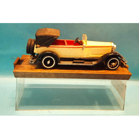 RIO Isotta Franchini 8A cod.15  Modello DIE CAST 1/43 ITALIA (box non originale)
